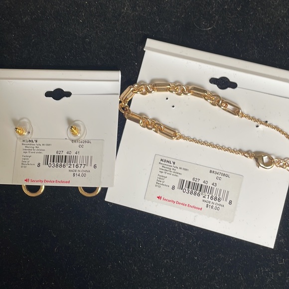 LC dangling chain link Earrings & chain link Bracelet, gold-tone, NWT. - Picture 4 of 16